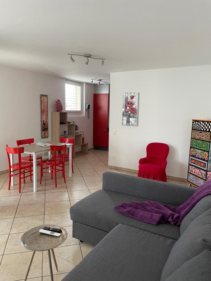 Appartamento 2,5 Con Piscina Nel Cuore Di Locarno 463 Luaran gambar
