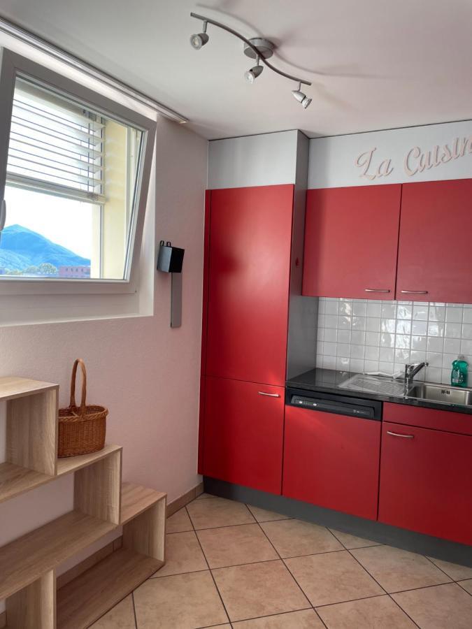 Appartamento 2,5 Con Piscina Nel Cuore Di Locarno 463 Luaran gambar